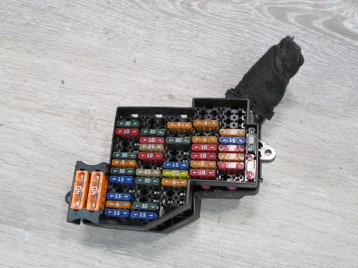 2008-2010 Porsche Cayenne 957 Dash Front Right Fuse Relay Box Module
