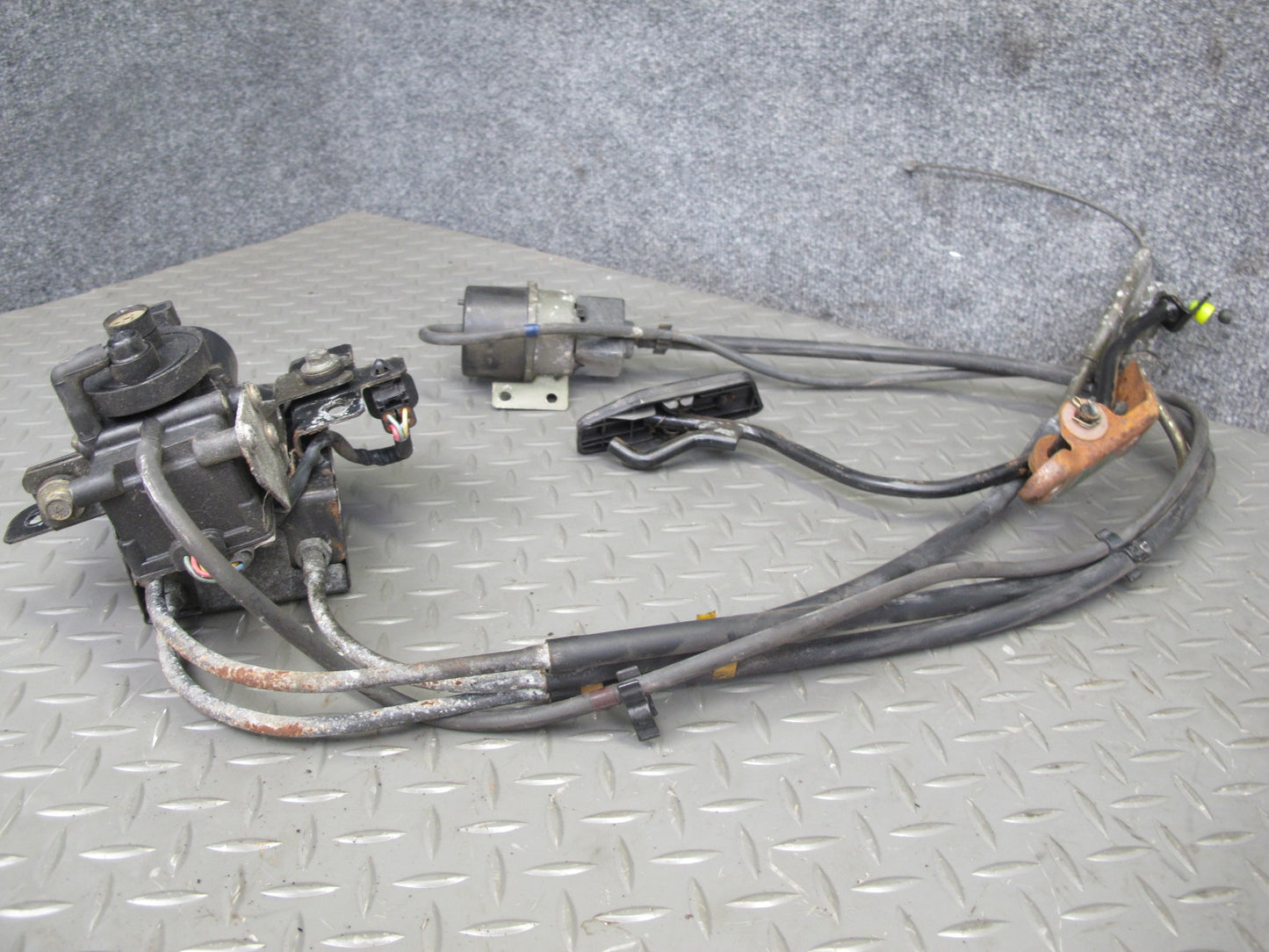 91-99 Dodge Stealth 3000GT FWD NA Cruise Control Actuator Motor & Gas Pedal OEM