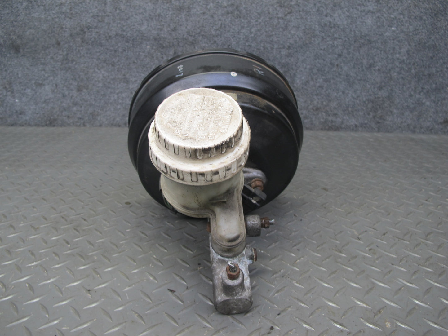 91-99 Dodge Stealth 3000GT Brake Master Cylinder Booster Fluid Reservoir OEM