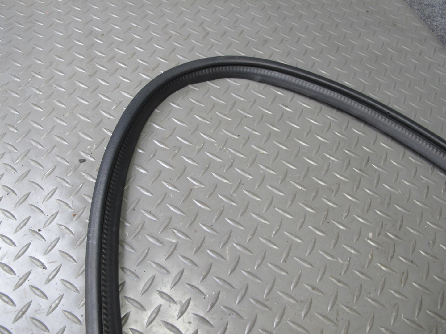 91-99 Dodge Stealth 3000GT Rear Trunk Hatch Lid Weatherstrip Rubber Seal OEM