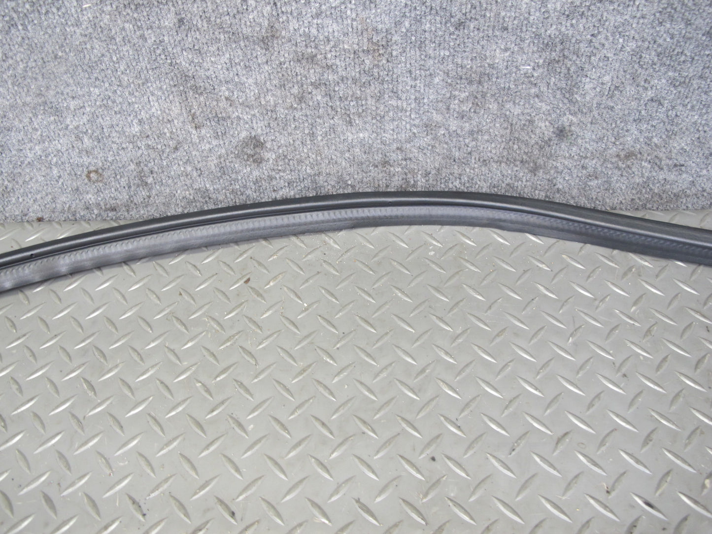 91-99 Dodge Stealth 3000GT Rear Trunk Hatch Lid Weatherstrip Rubber Seal OEM