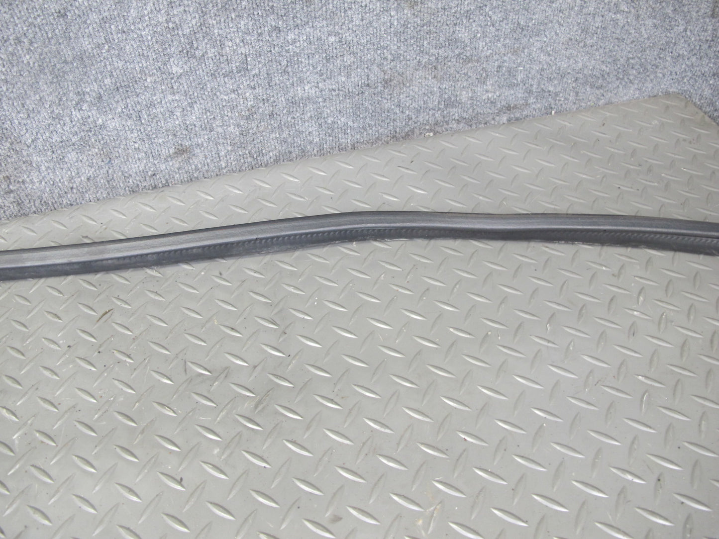 91-99 Dodge Stealth 3000GT Rear Trunk Hatch Lid Weatherstrip Rubber Seal OEM
