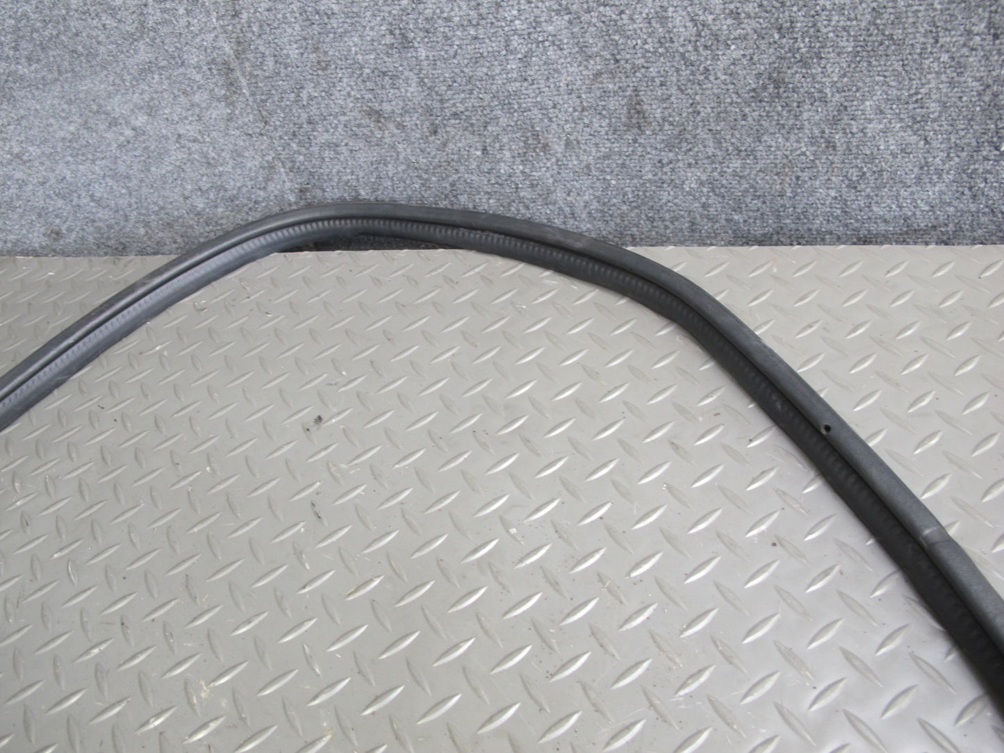 91-99 Dodge Stealth 3000GT Rear Trunk Hatch Lid Weatherstrip Rubber Seal OEM