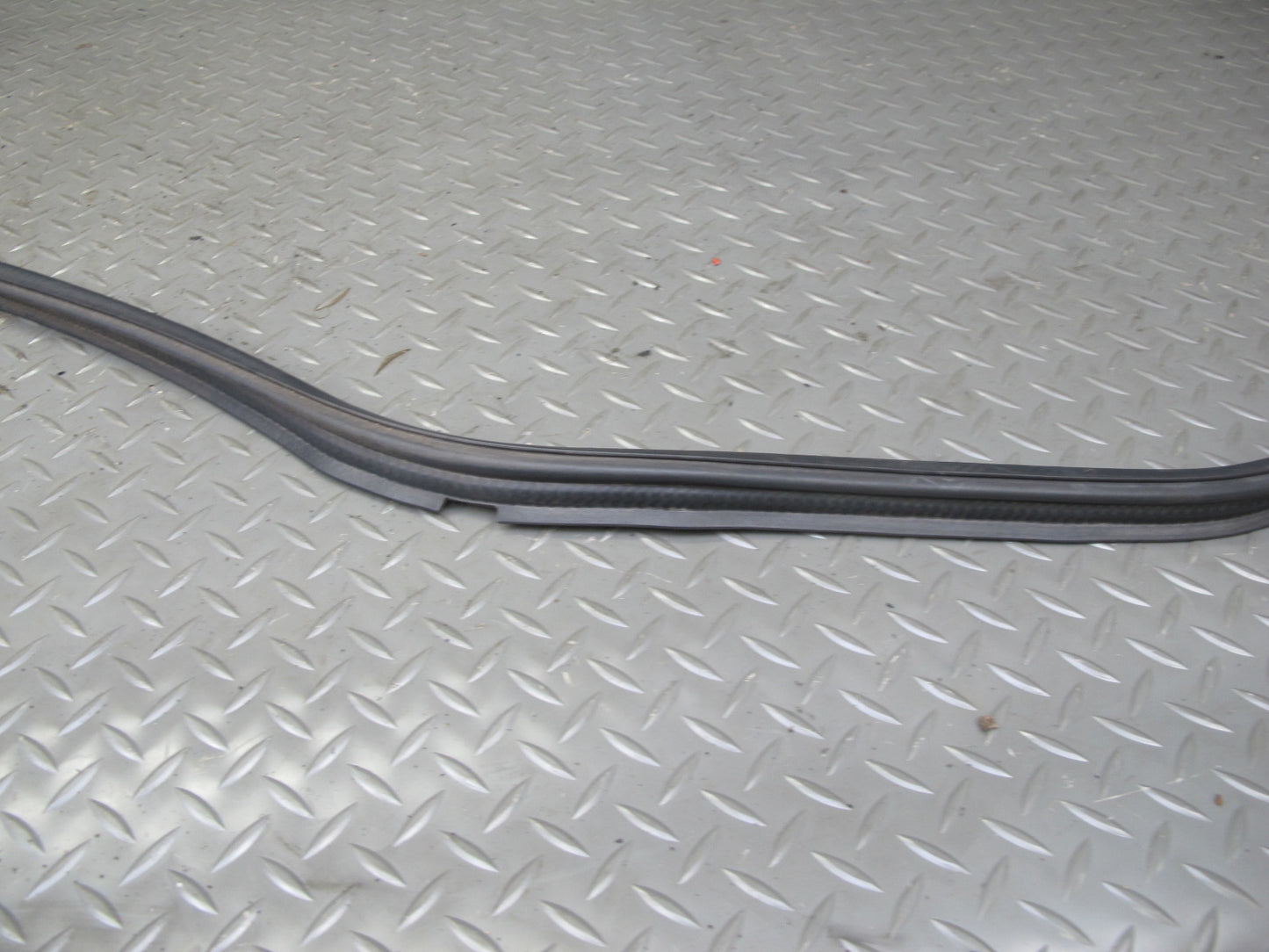 91-99 Dodge Stealth 3000GT Rear Trunk Hatch Lid Weatherstrip Rubber Seal OEM