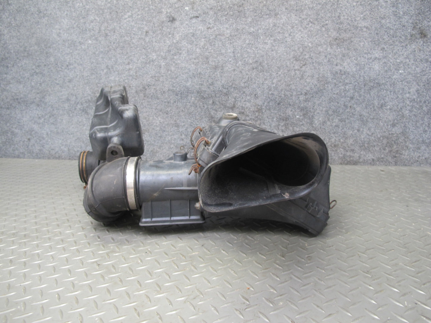 91-99 Dodge Stealth 3000GT 6G72 Dohc Air Intake Filter Box w MAF & Resonator OEM