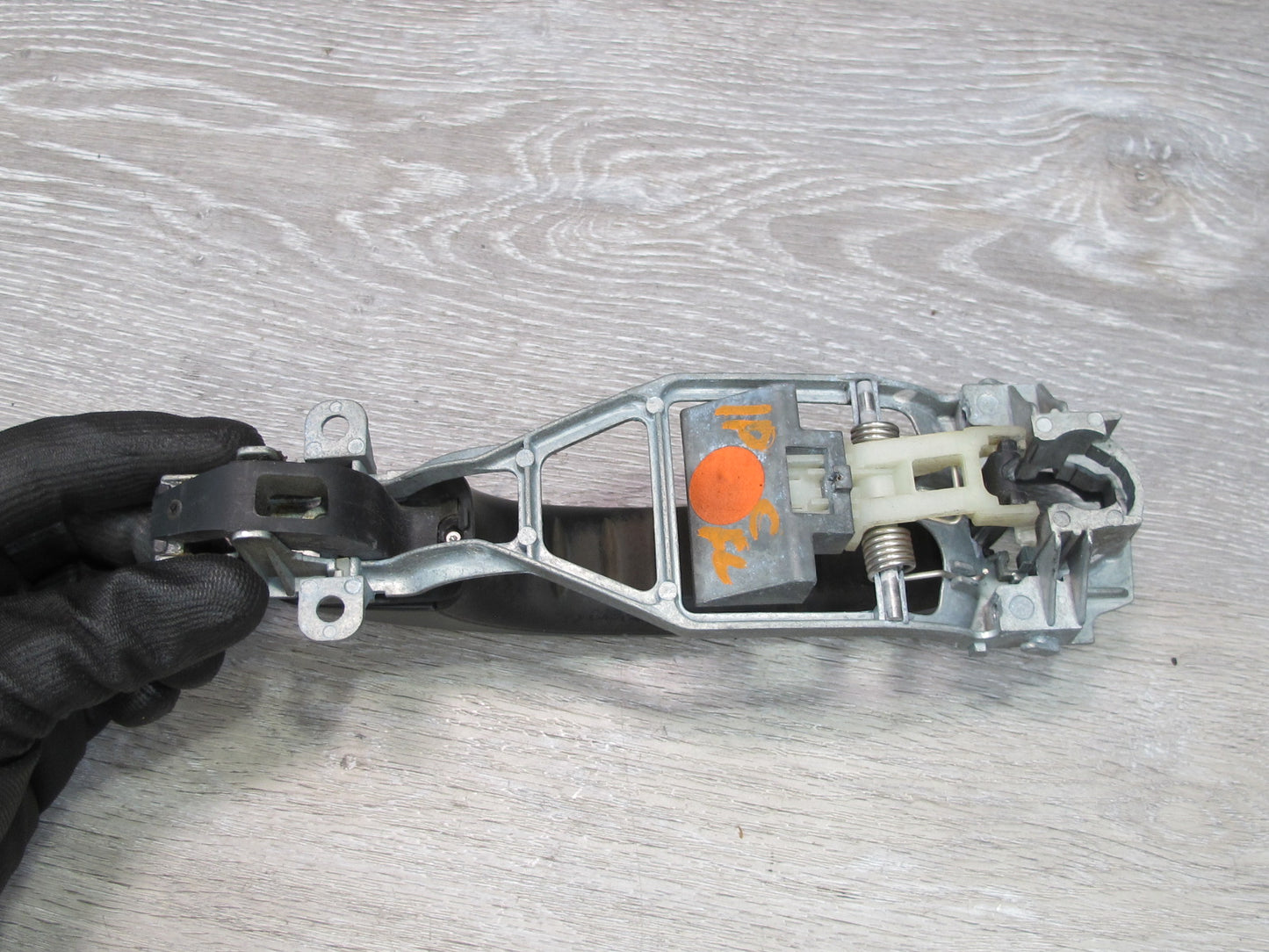 2008-2010 Porsche Cayenne 957 Front Left Door Exterior Handle