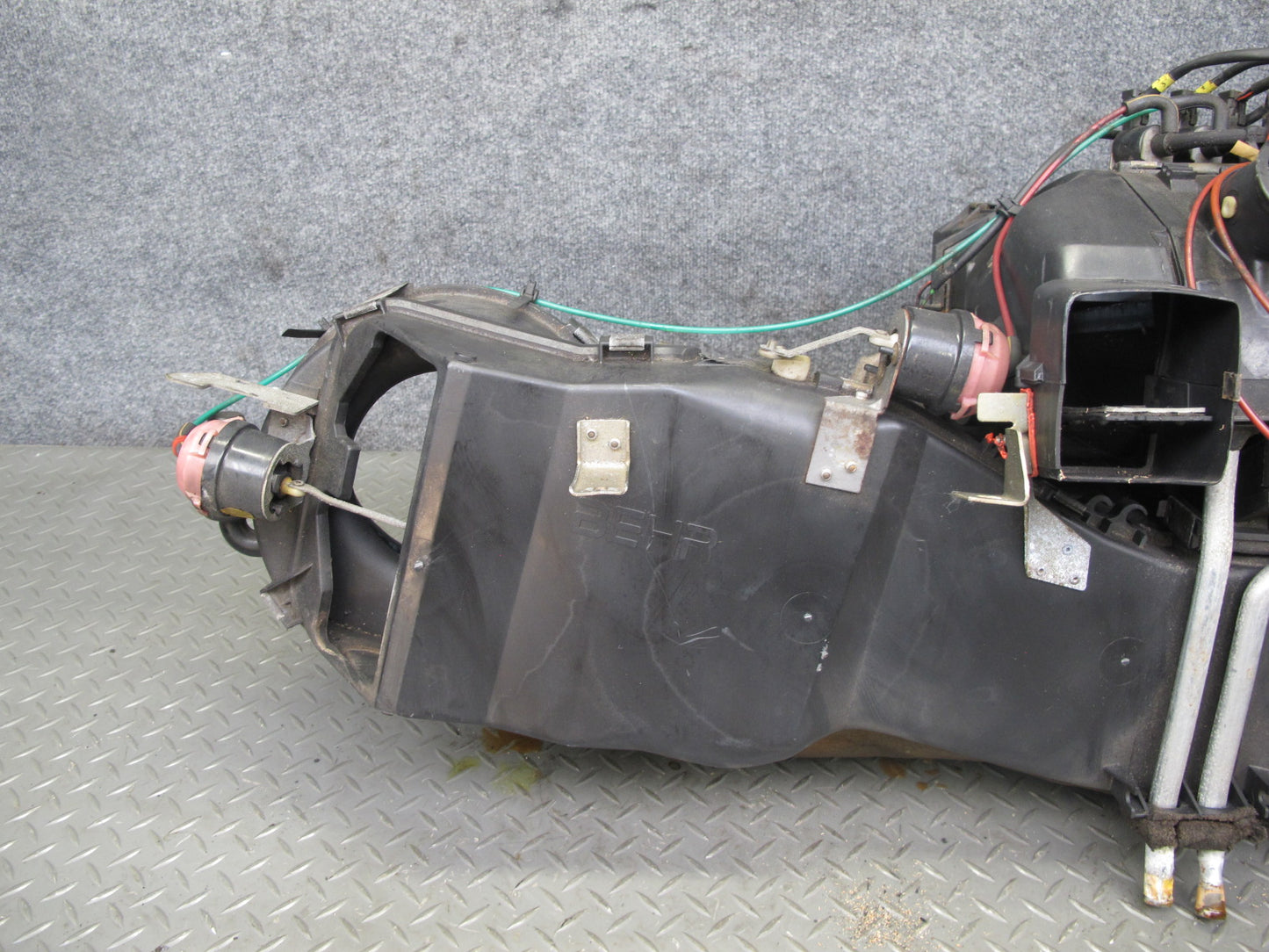 82-85 Mercedes W123 A/C Air Condition Evaporator Heater Climate Box OEM