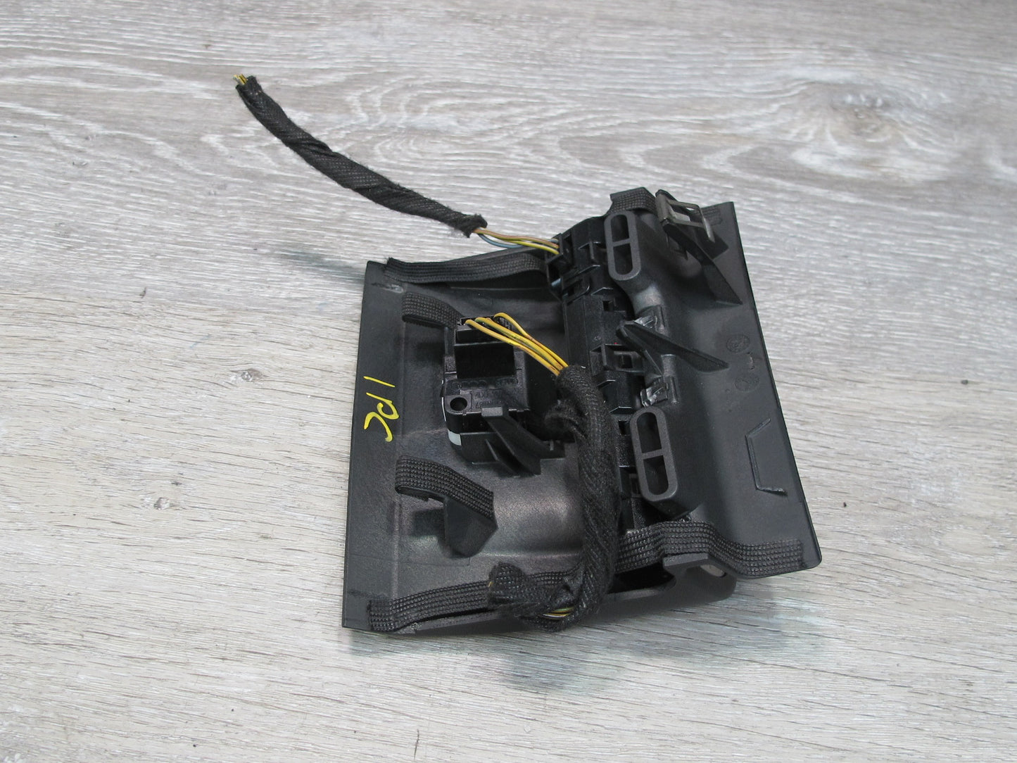 2008-2010 Porsche Cayenne 957 Dash Sun Light Load Sensor 4D0907539