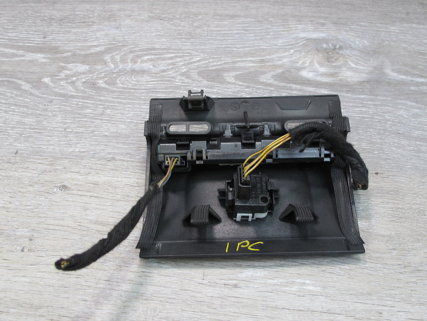 2008-2010 Porsche Cayenne 957 Dash Sun Light Load Sensor 4D0907539