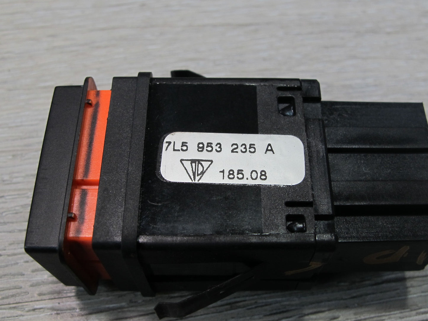 2003-2010 Porsche Cayenne 957 Emergency Hazard Control Switch Button 7L5953235A