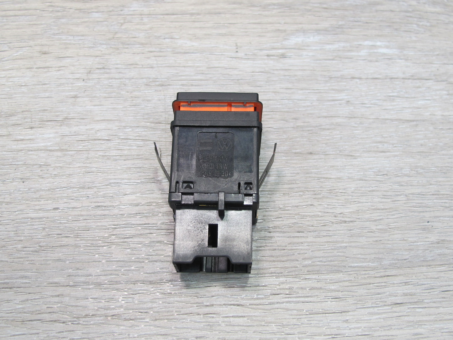 2003-2010 Porsche Cayenne 957 Emergency Hazard Control Switch Button 7L5953235A