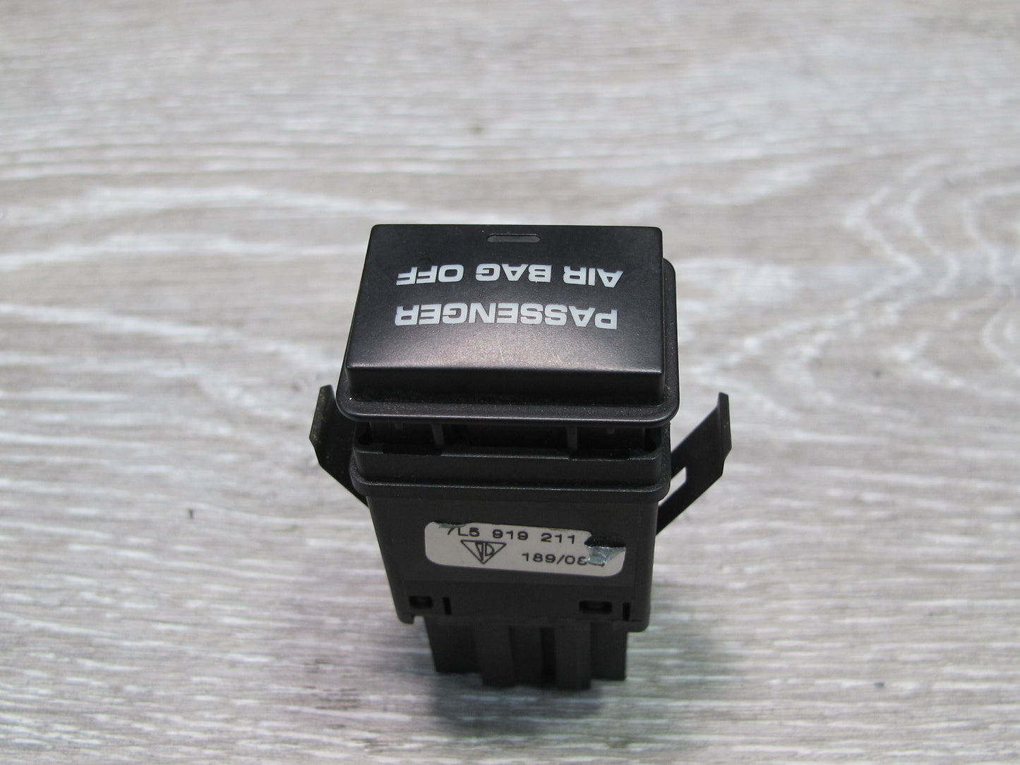 2003-2010 Porsche Cayenne 957 Passenger SRS BAG OFF Indicator Switch