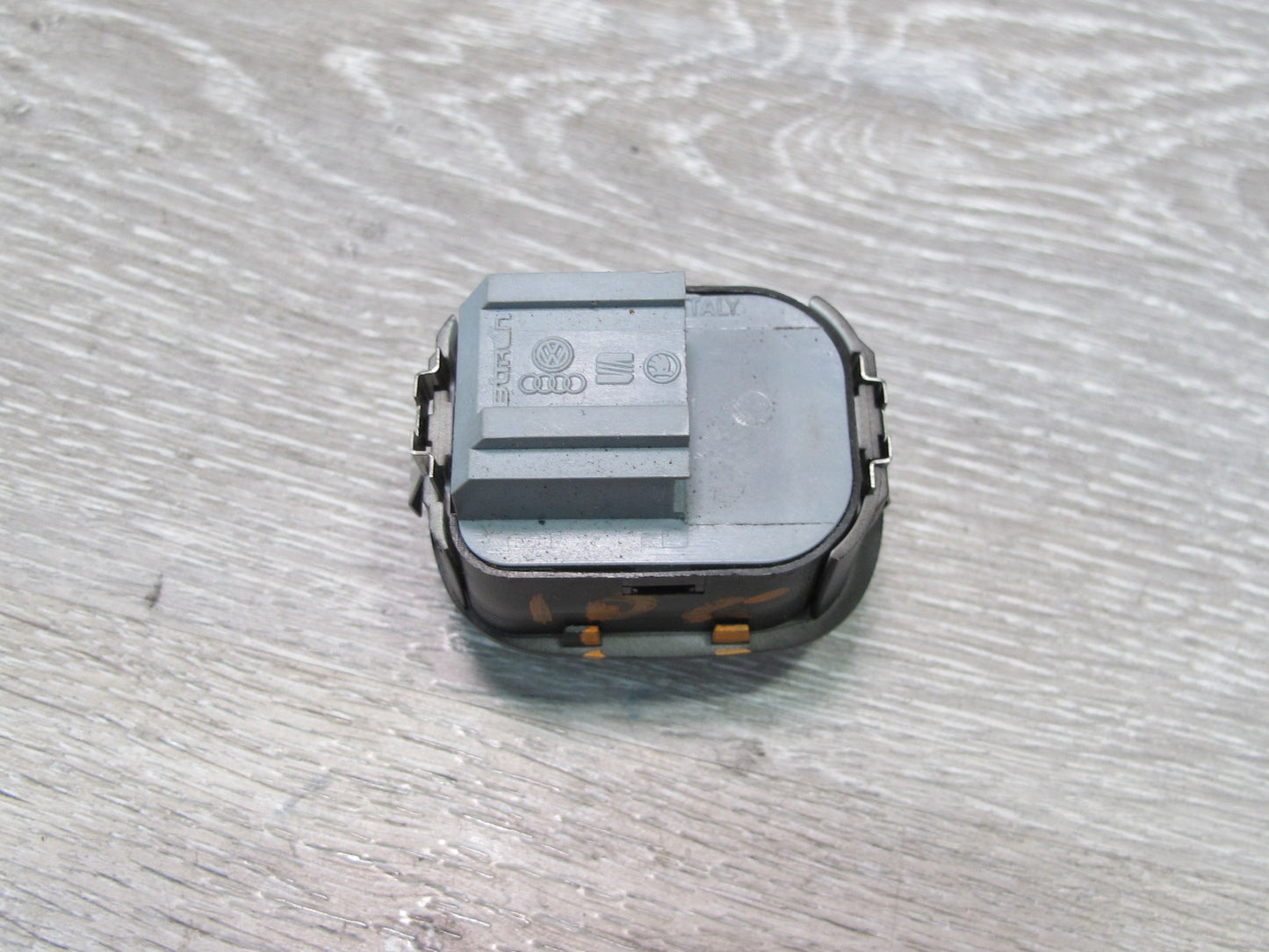 2003-2010 Porsche Cayenne 957 Heated Power Folding Mirror Adjust Switch