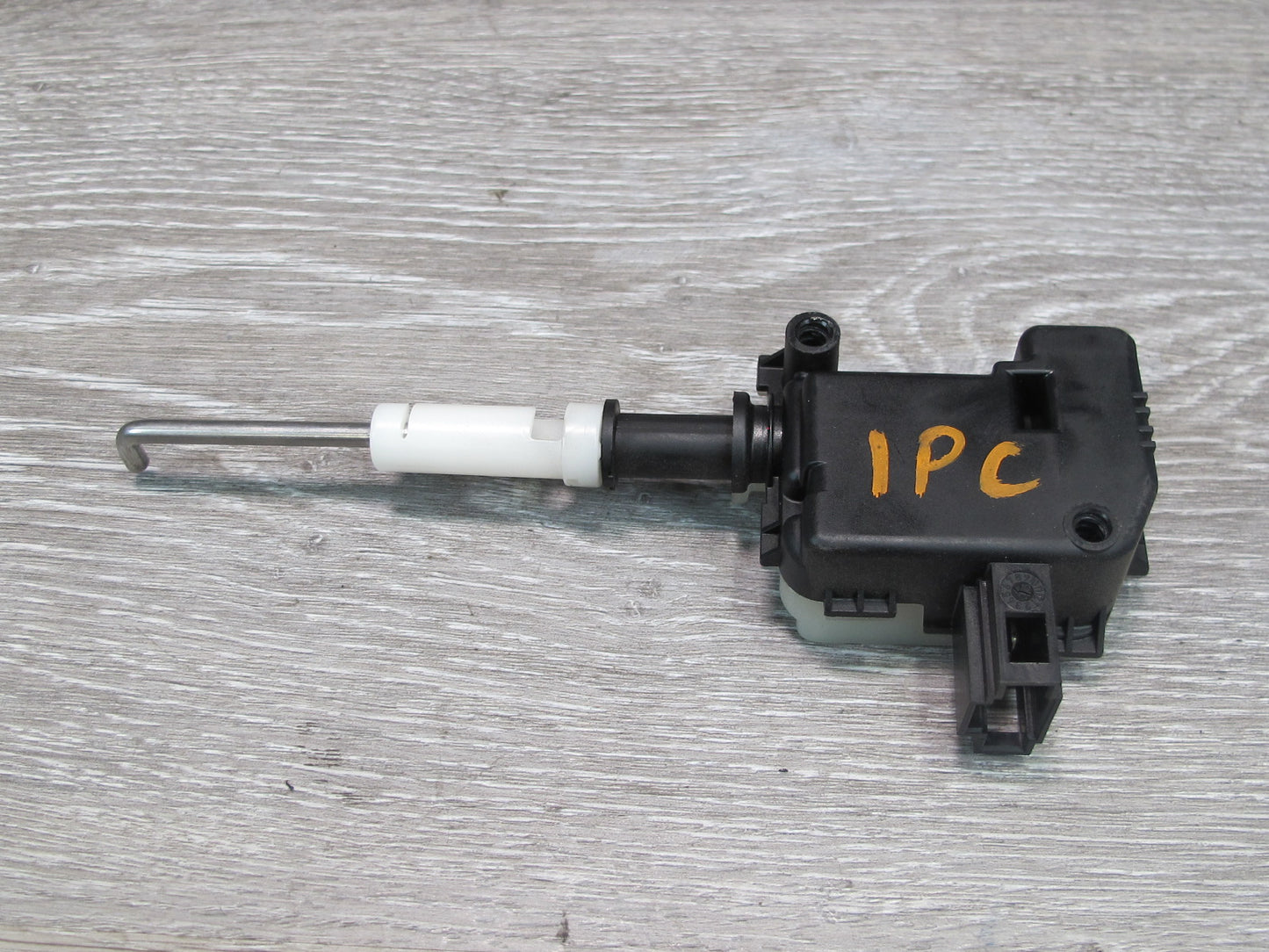 2003-2010 Porsche Cayenne 957 Rear Trunk Hatch Tailgate Lock Actuator