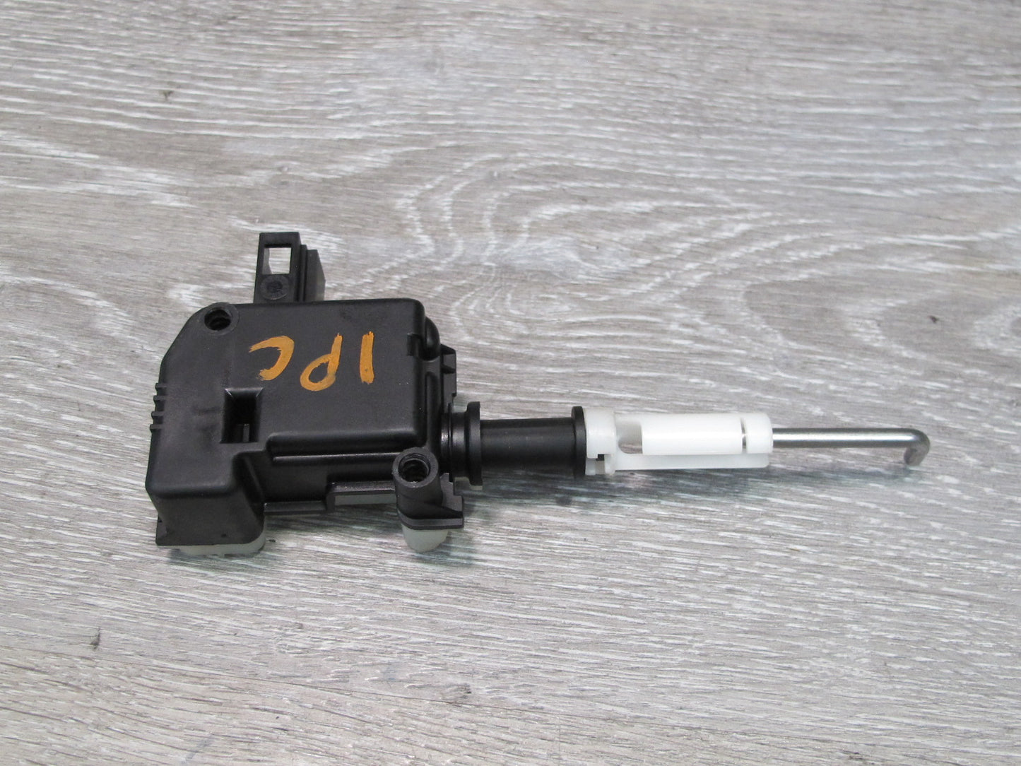 2003-2010 Porsche Cayenne 957 Rear Trunk Hatch Tailgate Lock Actuator