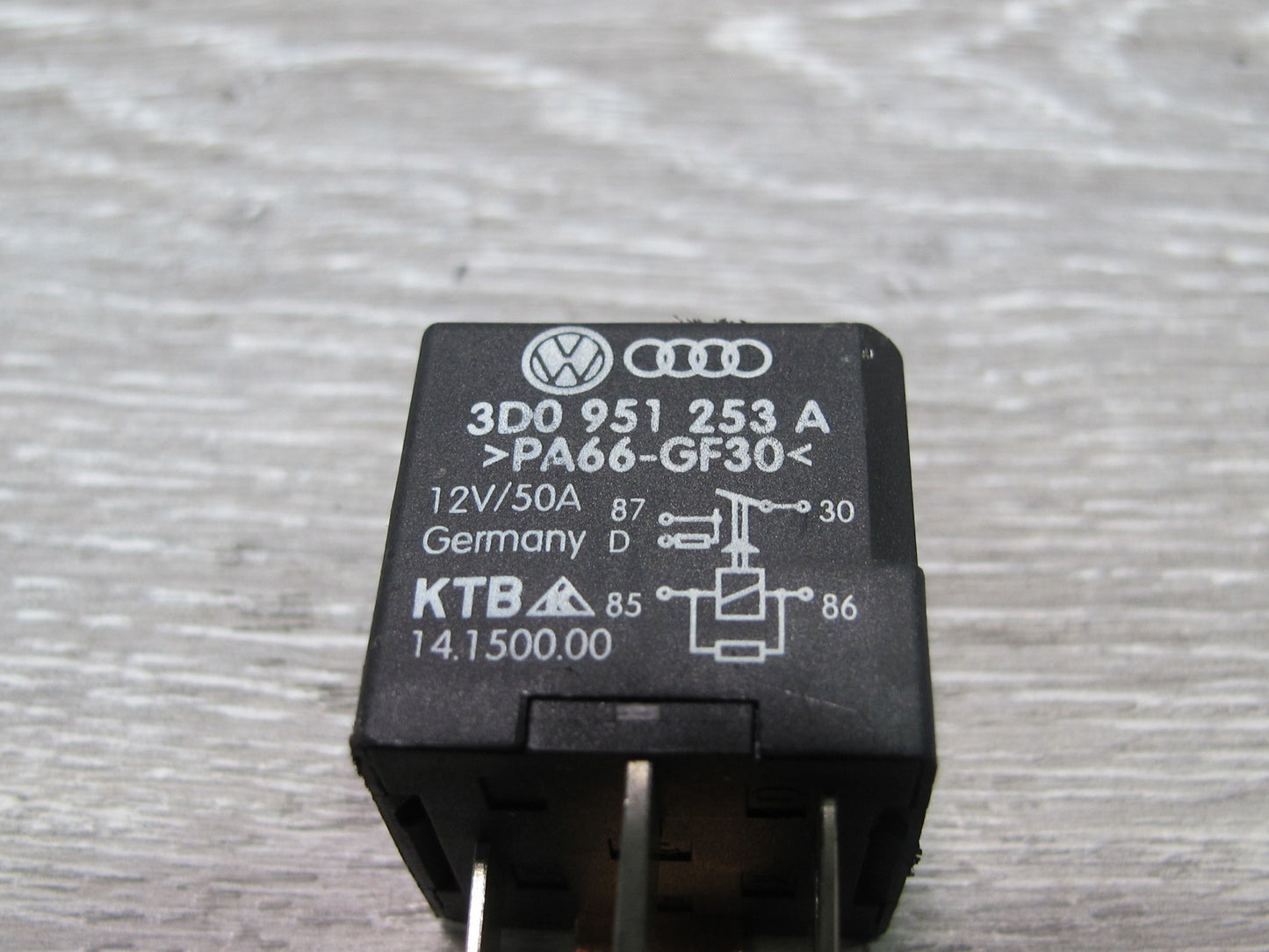 2003-2010 Porsche Cayenne 957 Multifunction Relay 3D0951253A