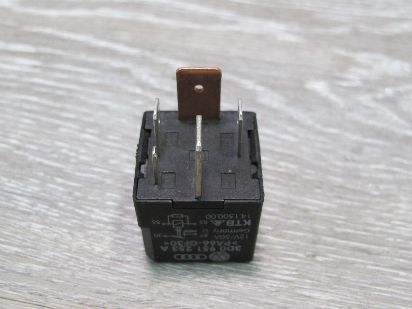 2003-2010 Porsche Cayenne 957 Multifunction Relay 3D0951253A