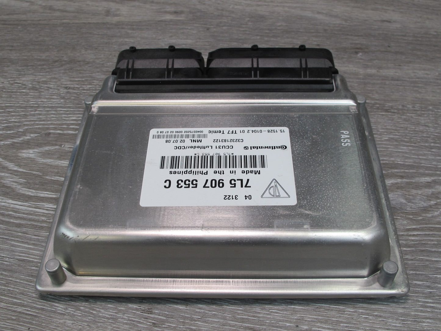 2008-2010 Porsche Cayenne 957 Air Suspension Control Module 7L5907553C