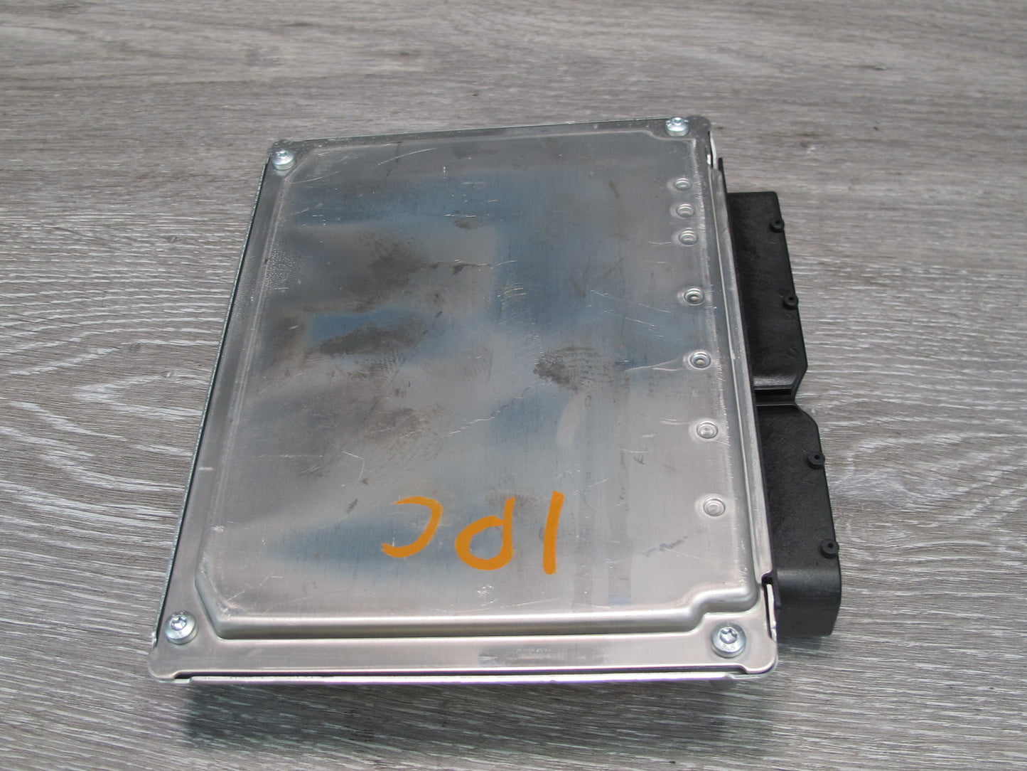 2008-2010 Porsche Cayenne 957 Air Suspension Control Module 7L5907553C