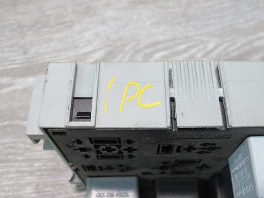 2008-2010 Porsche Cayenne 957 Power Distribution Fuse Relay Box Module