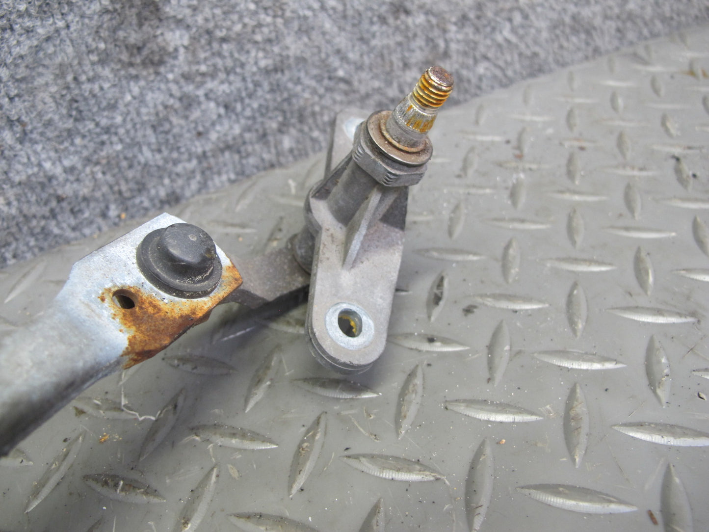 77-85 Mercedes W123 Windshield Wiper Transmission Linkage w Motor OEM