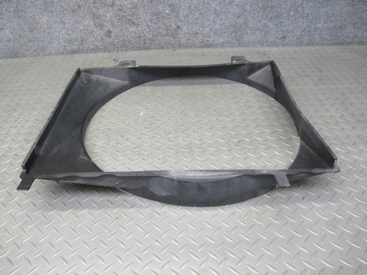 81-85 Mercedes W123 300D Engine Cooling Fan Motor Shroud OEM