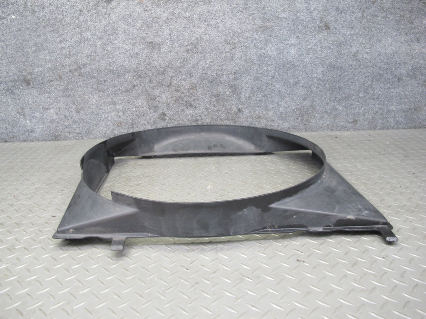81-85 Mercedes W123 300D Engine Cooling Fan Motor Shroud OEM