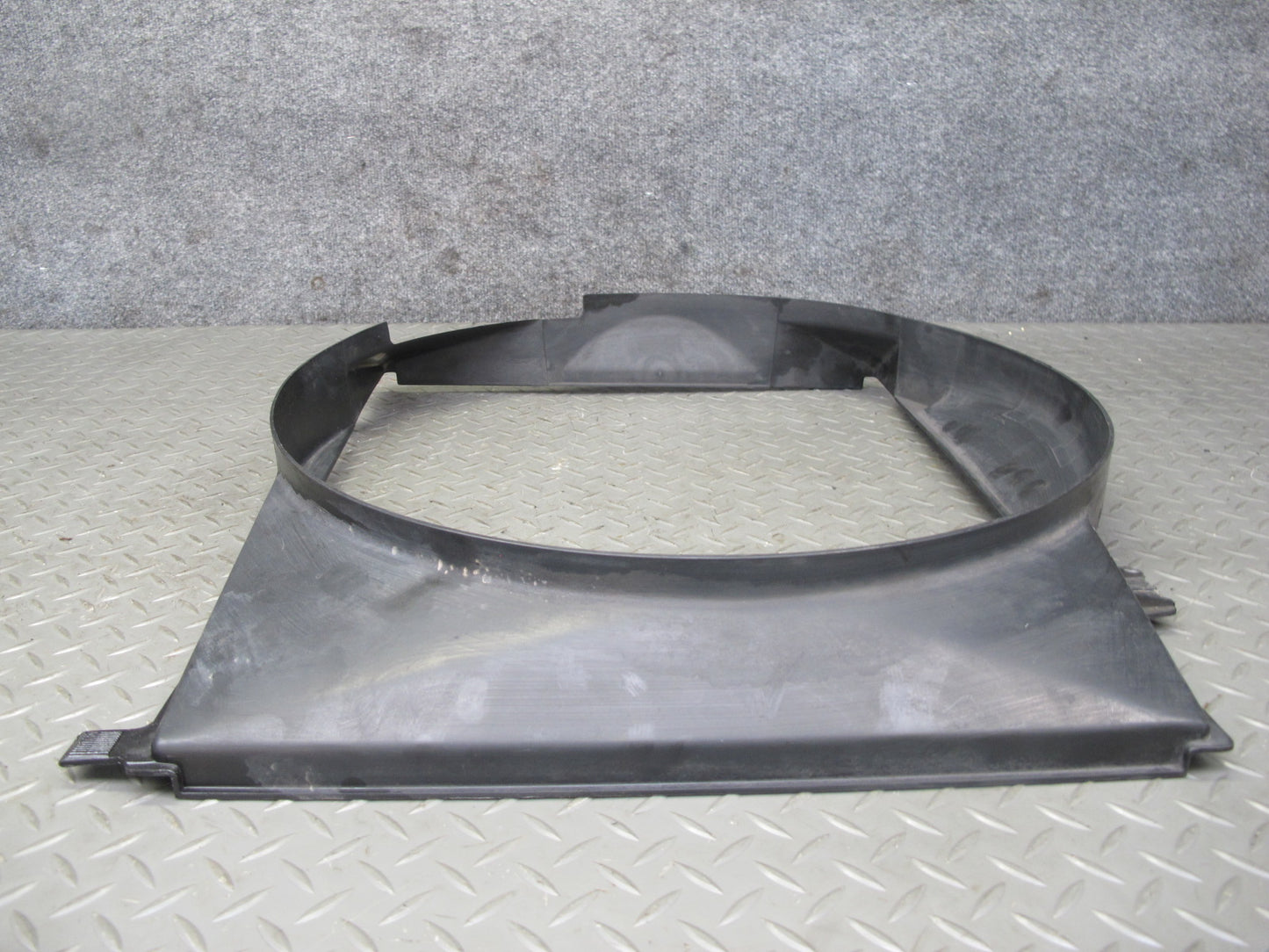 81-85 Mercedes W123 300D Engine Cooling Fan Motor Shroud OEM