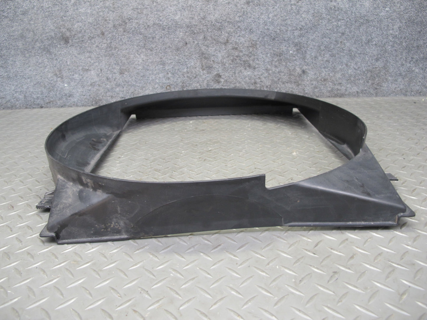 81-85 Mercedes W123 300D Engine Cooling Fan Motor Shroud OEM