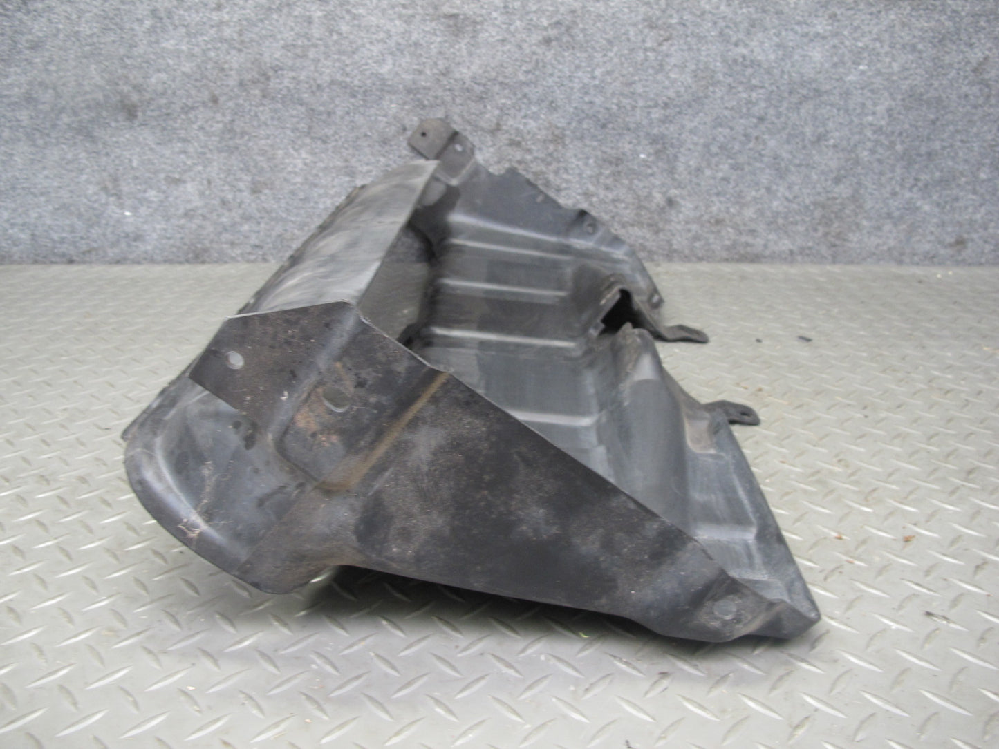 91-93 Dodge Stealth 3000GT NON Turbo Front Bumper Radiator Air Intake Duct OEM