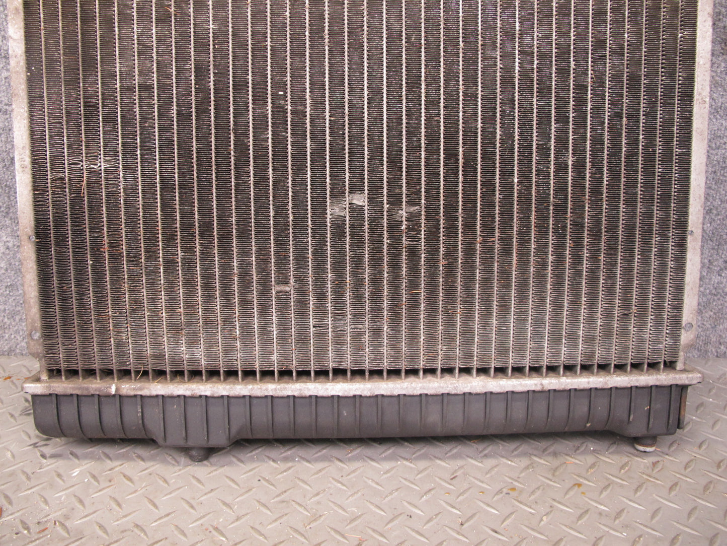 81-85 Mercedes W123 300D Turbo Diesel Engine Cooling Radiator OEM