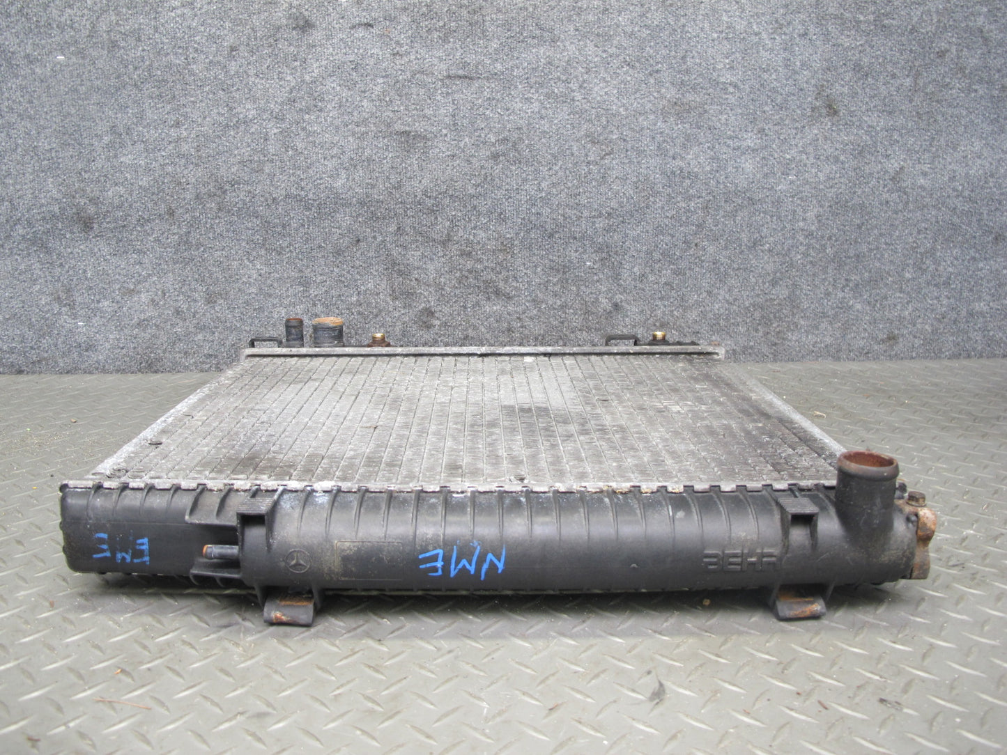81-85 Mercedes W123 300D Turbo Diesel Engine Cooling Radiator OEM