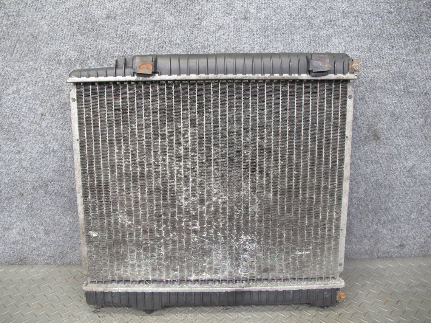 81-85 Mercedes W123 300D Turbo Diesel Engine Cooling Radiator OEM