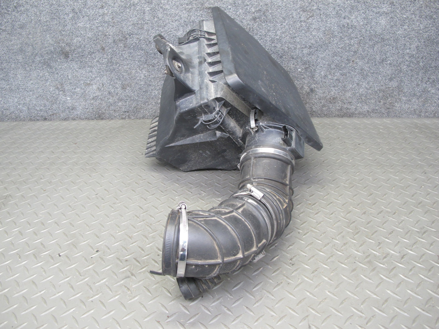 2001-2006 BMW E46 M3 Air Intake Cleaner Filter Box w Hose & MAF Sensor