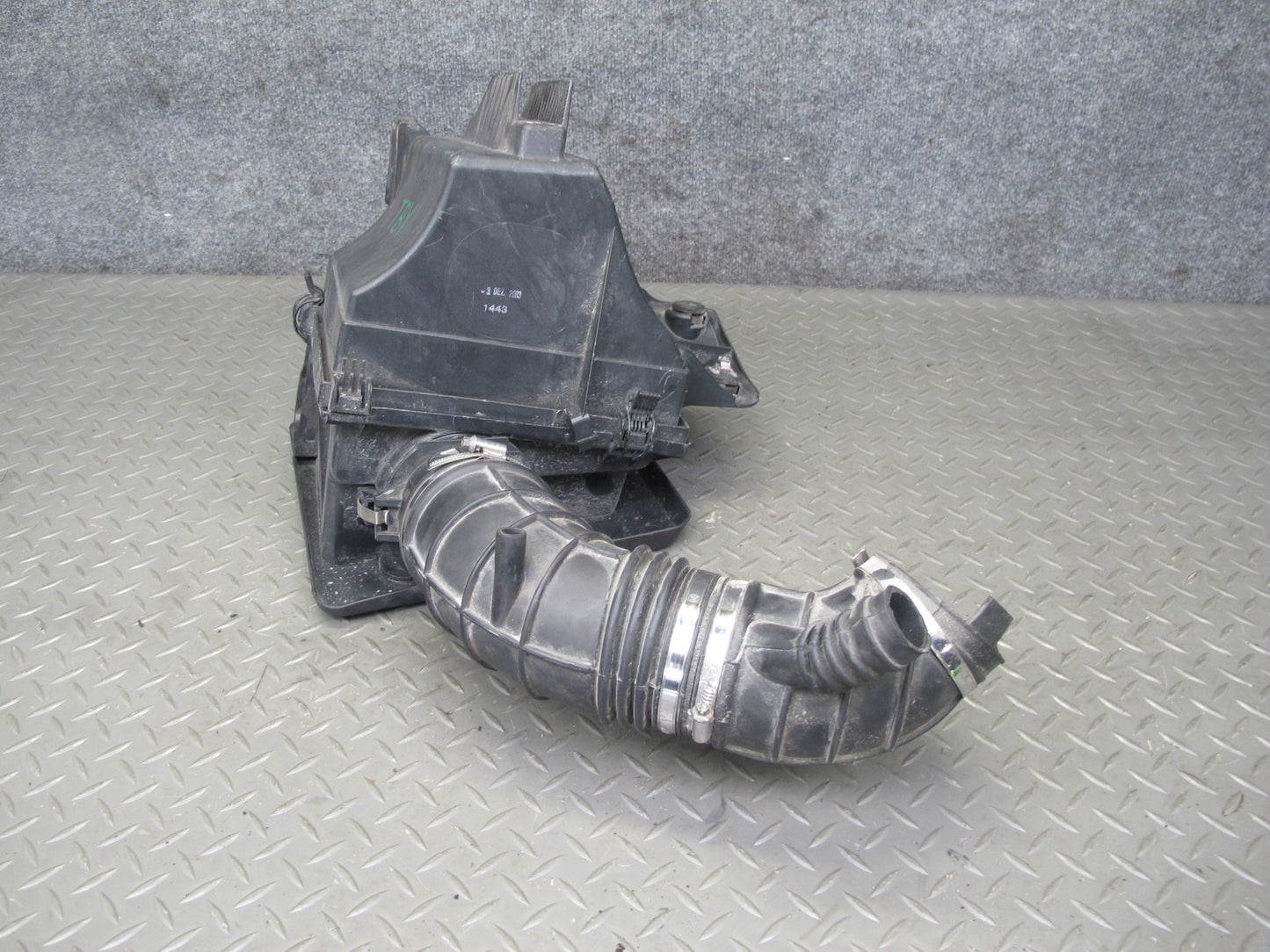 2001-2006 BMW E46 M3 Air Intake Cleaner Filter Box w Hose & MAF Sensor