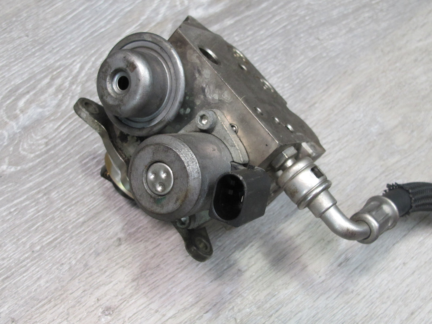 09-13 Mini JCW R55 R56 R57 R58 R59 N14 Engine High Pressure Fuel Pump w Hose OEM