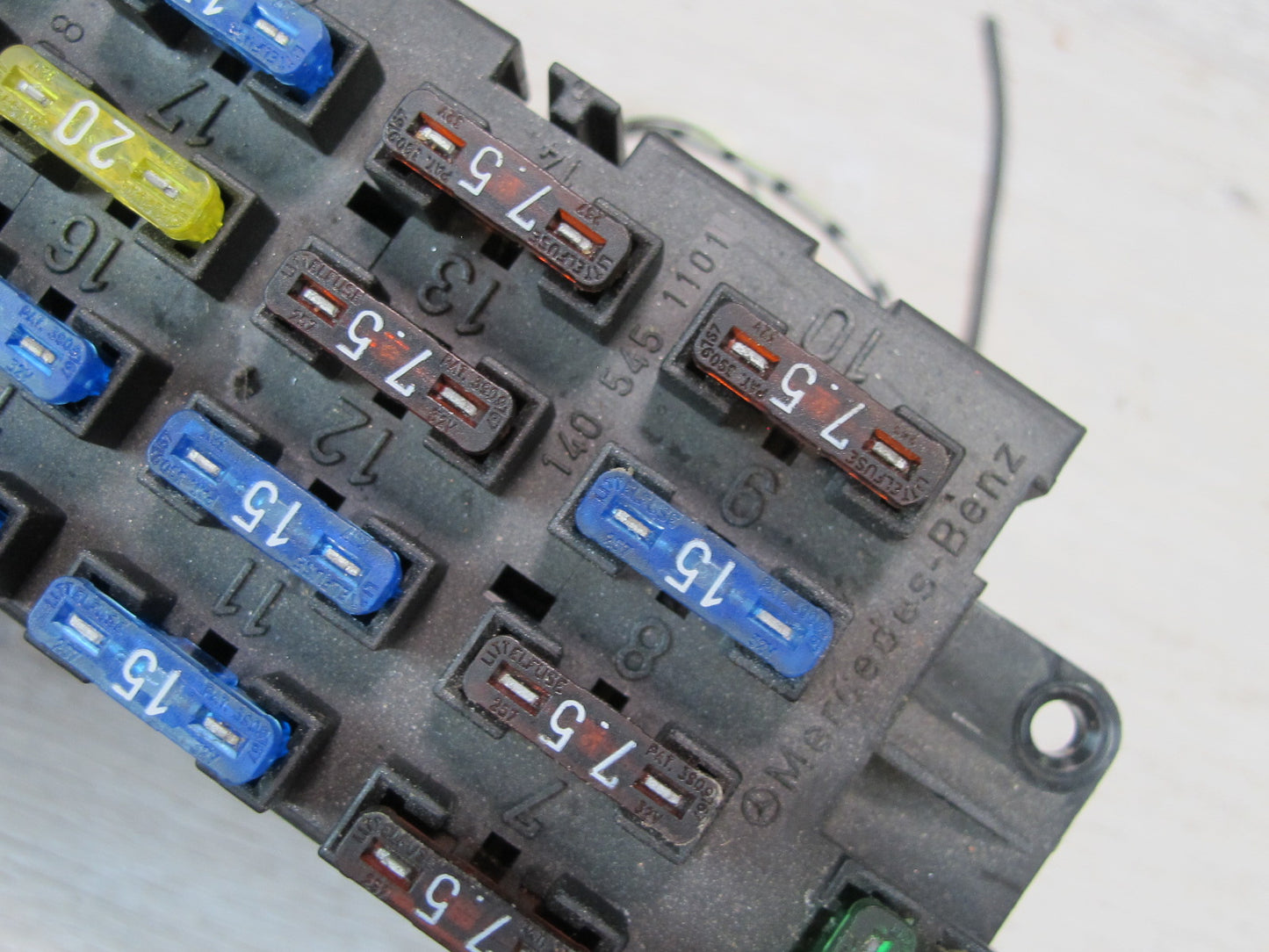 94-99 Mercedes W140 Under Hood Fuse Relay Box 1405451101 OEM