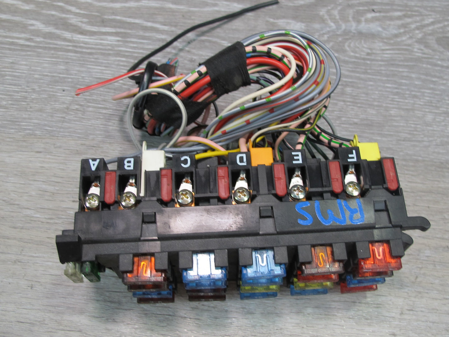 94-99 Mercedes W140 Under Hood Fuse Relay Box 1405451101 OEM