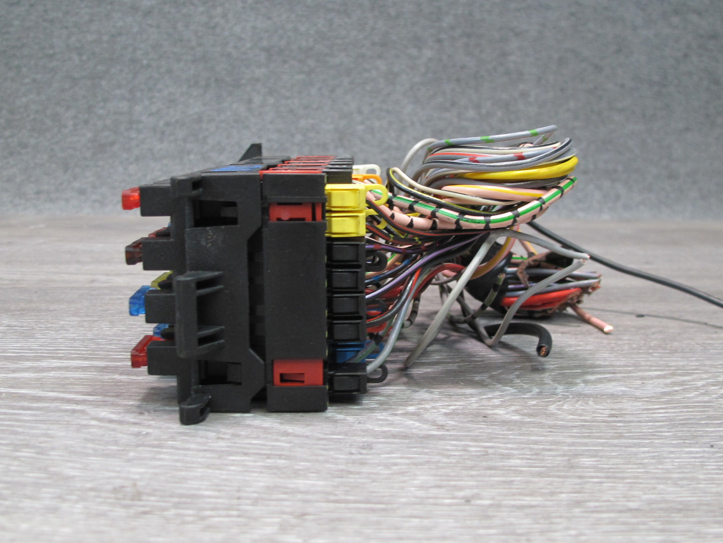 94-99 Mercedes W140 Under Hood Fuse Relay Box 1405451101 OEM
