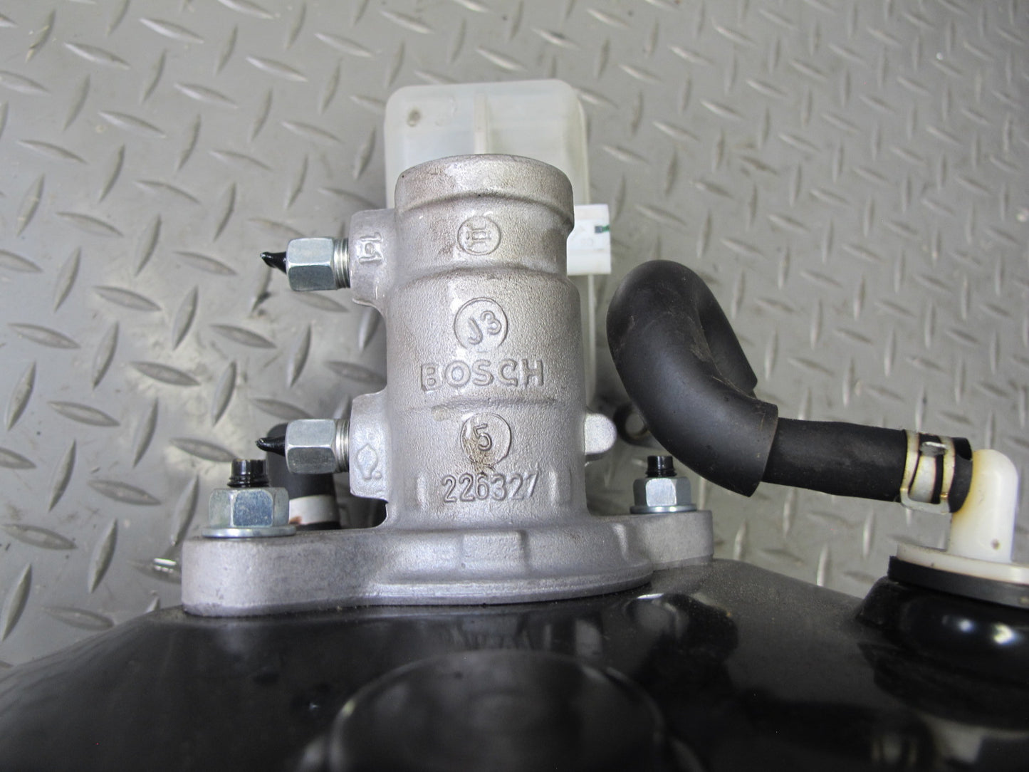 13-14 Nissan Z34 370Z Base Brake Master Cylinder Booster Fluid Reservoir OEM