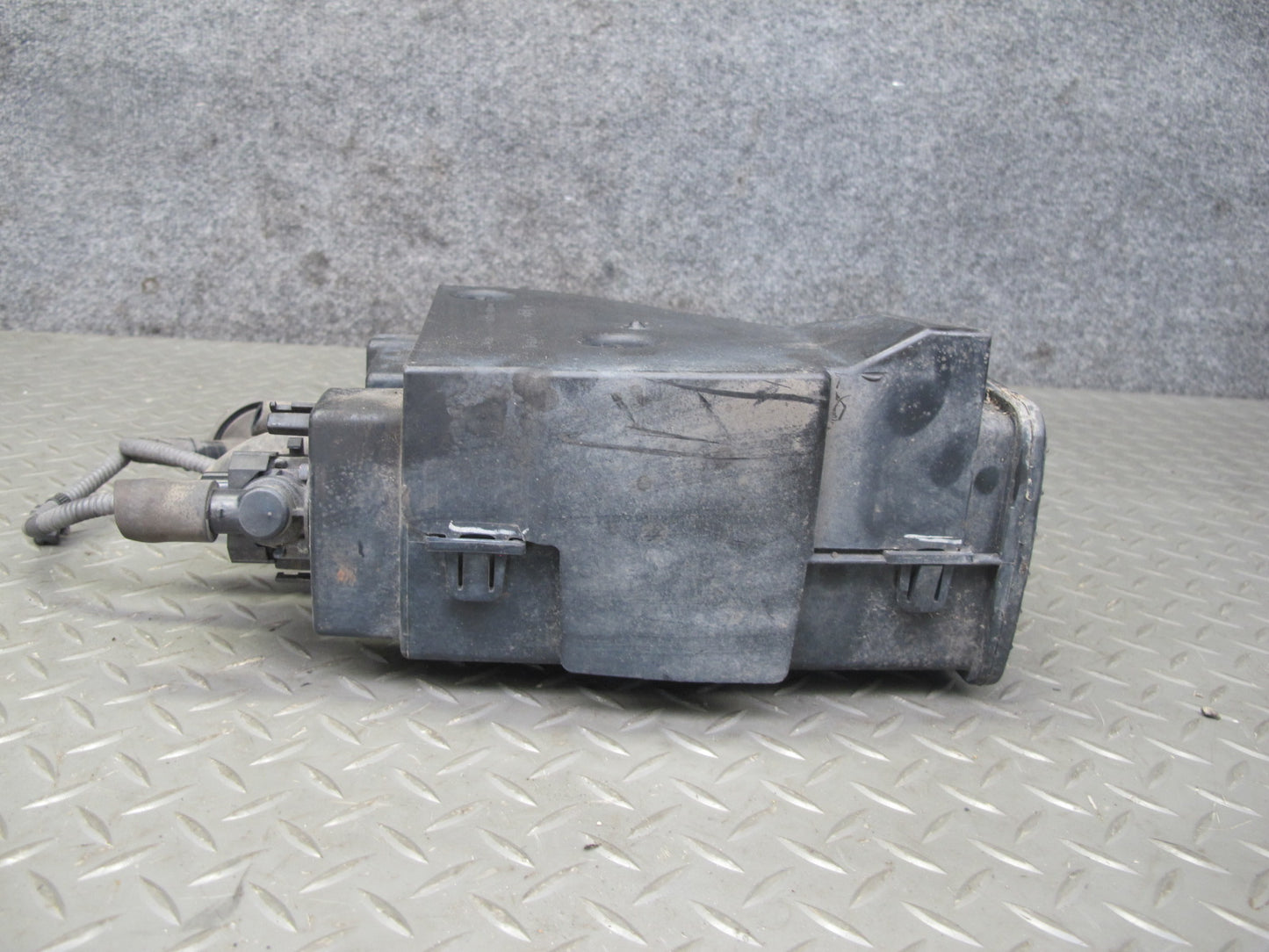 09-20 Nissan Z34 370Z Fuel Evap Vapor Charcoal Canister OEM