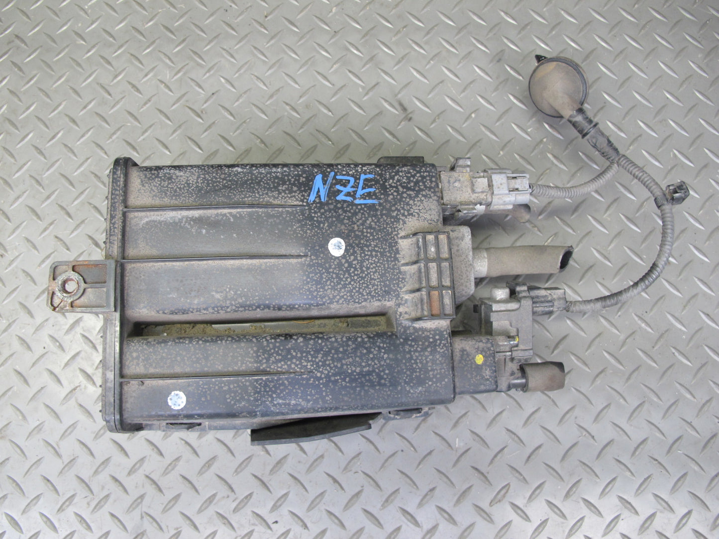 09-20 Nissan Z34 370Z Fuel Evap Vapor Charcoal Canister OEM