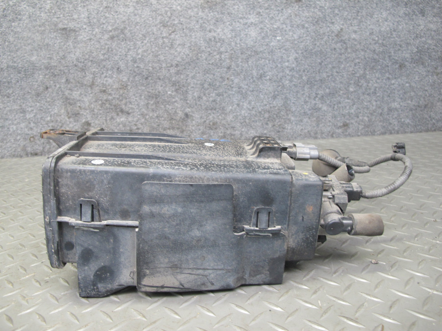 09-20 Nissan Z34 370Z Fuel Evap Vapor Charcoal Canister OEM
