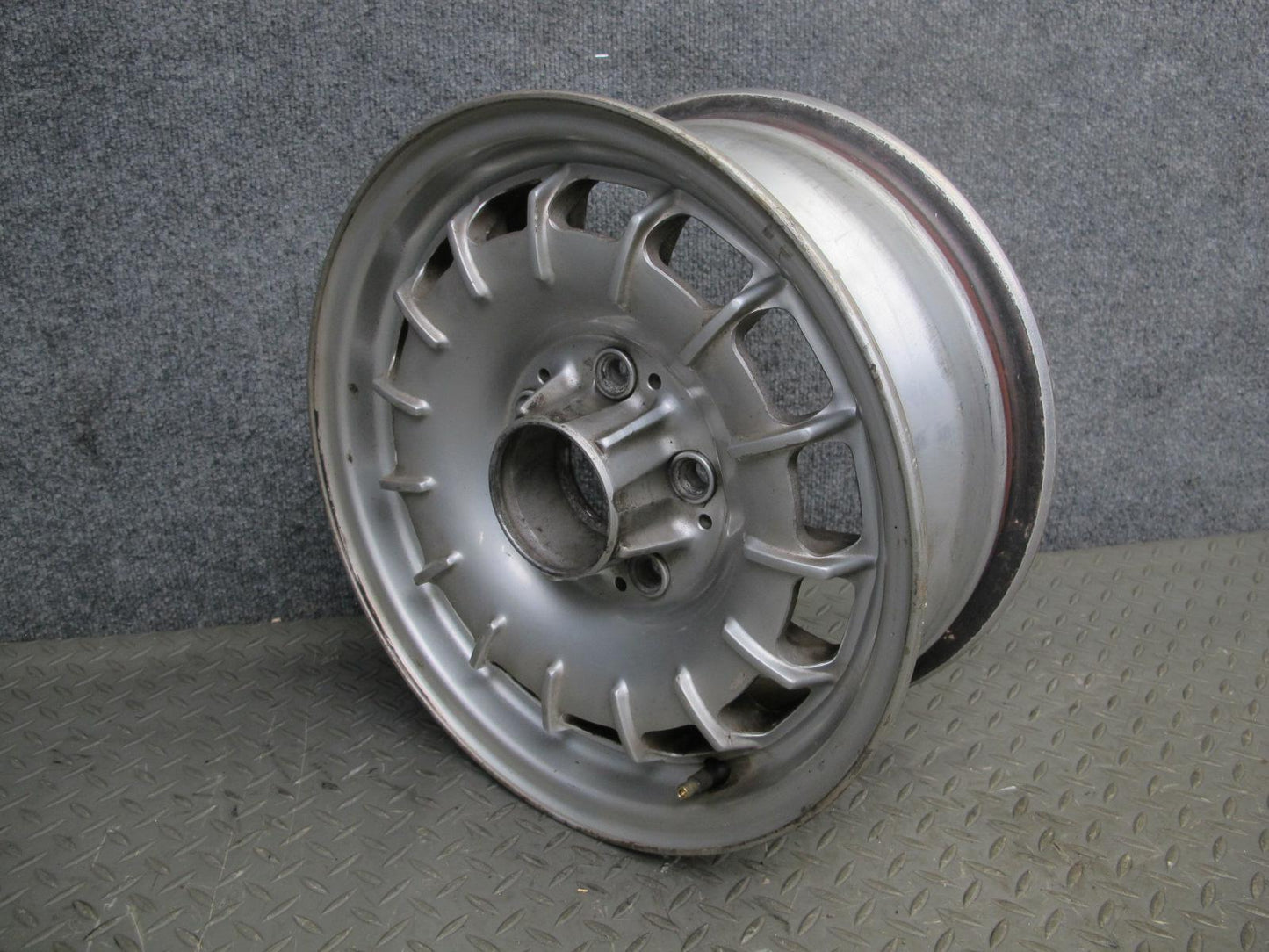 75-85 Mercedes W123 Factory 14" R14 Alloy Wheel Rim 14x6J ET30 1264001902 OEM