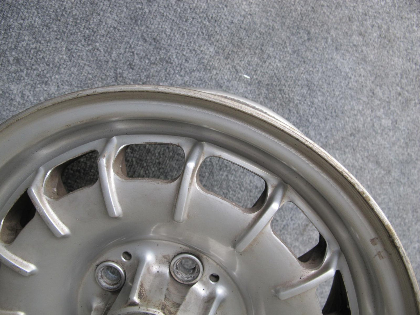 75-85 Mercedes W123 Factory 14" R14 Alloy Wheel Rim 14x6J ET30 1264001902 OEM