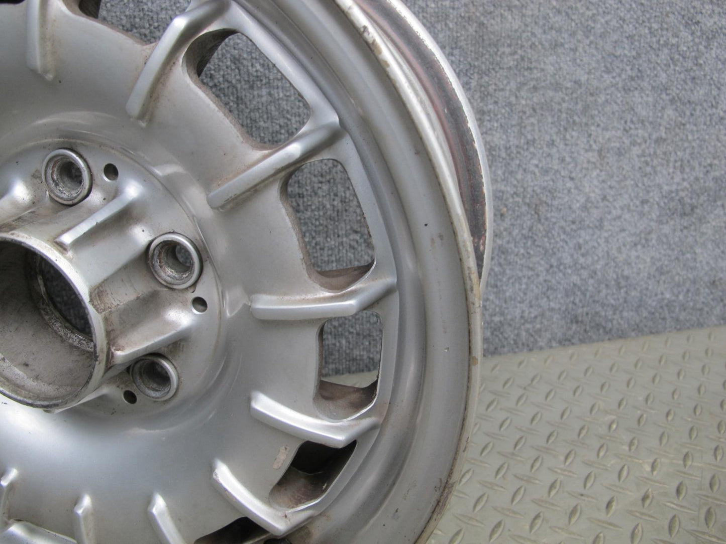 75-85 Mercedes W123 Factory 14" R14 Alloy Wheel Rim 14x6J ET30 1264001902 OEM