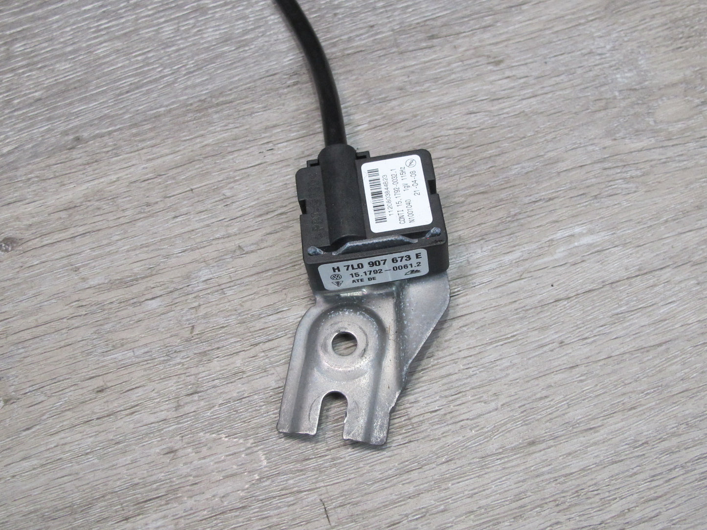2008-2010 Porsche Cayenne 957 Acceleration Rear Sensor 7L0907673E