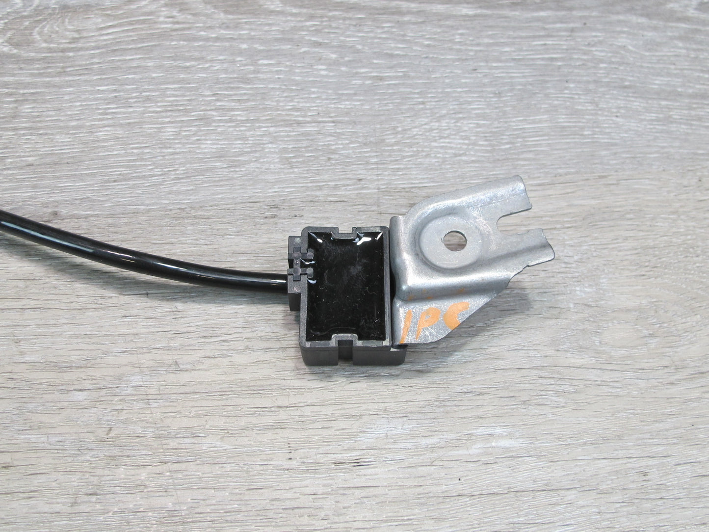 2008-2010 Porsche Cayenne 957 Acceleration Rear Sensor 7L0907673E