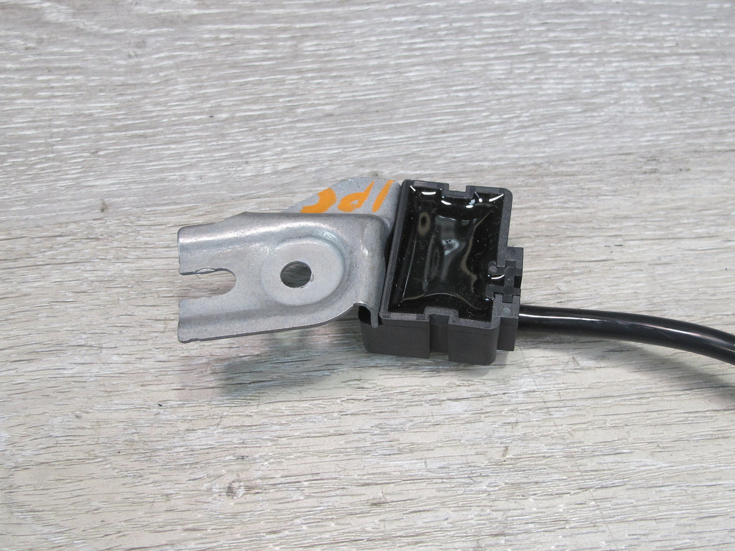 2008-2010 Porsche Cayenne 957 Acceleration Rear Sensor 7L0907673E