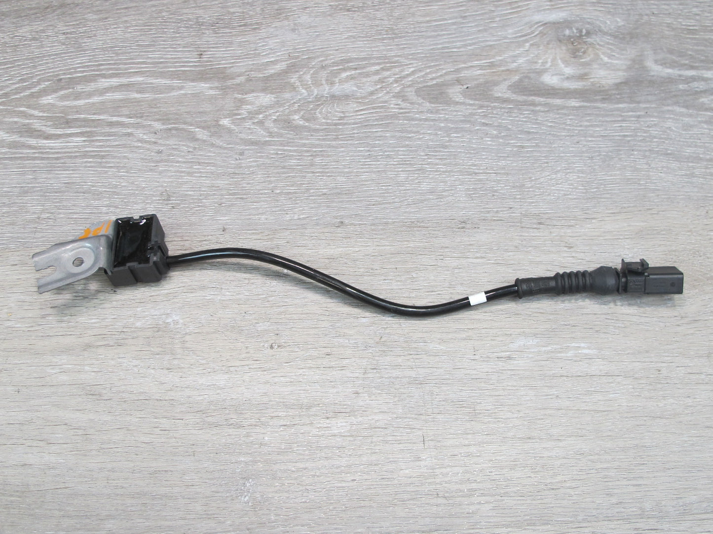 2008-2010 Porsche Cayenne 957 Acceleration Rear Sensor 7L0907673E